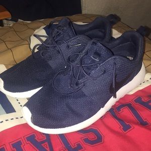 Nike Roshe Run Men’s Size 8.5!